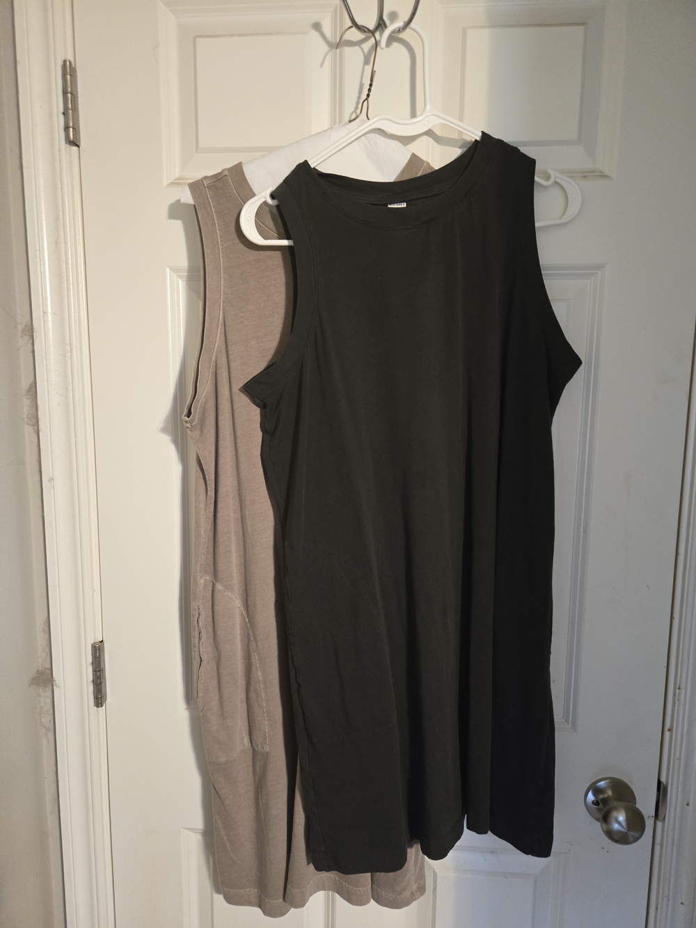 Old Navy Sleeveless Midi Dress in Black and Taupe